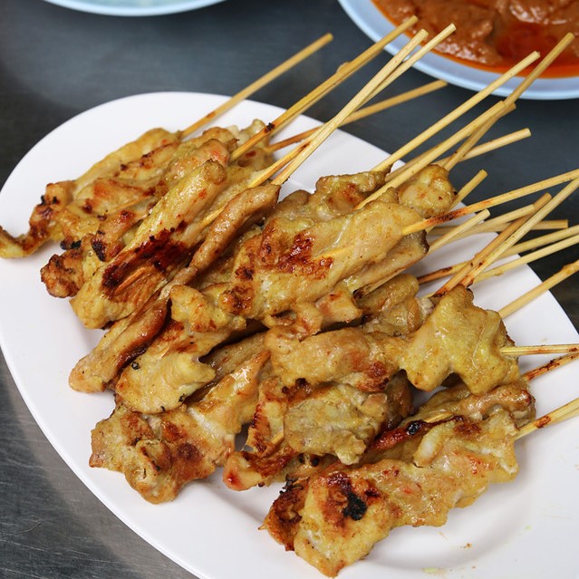 Dee Moo Satay